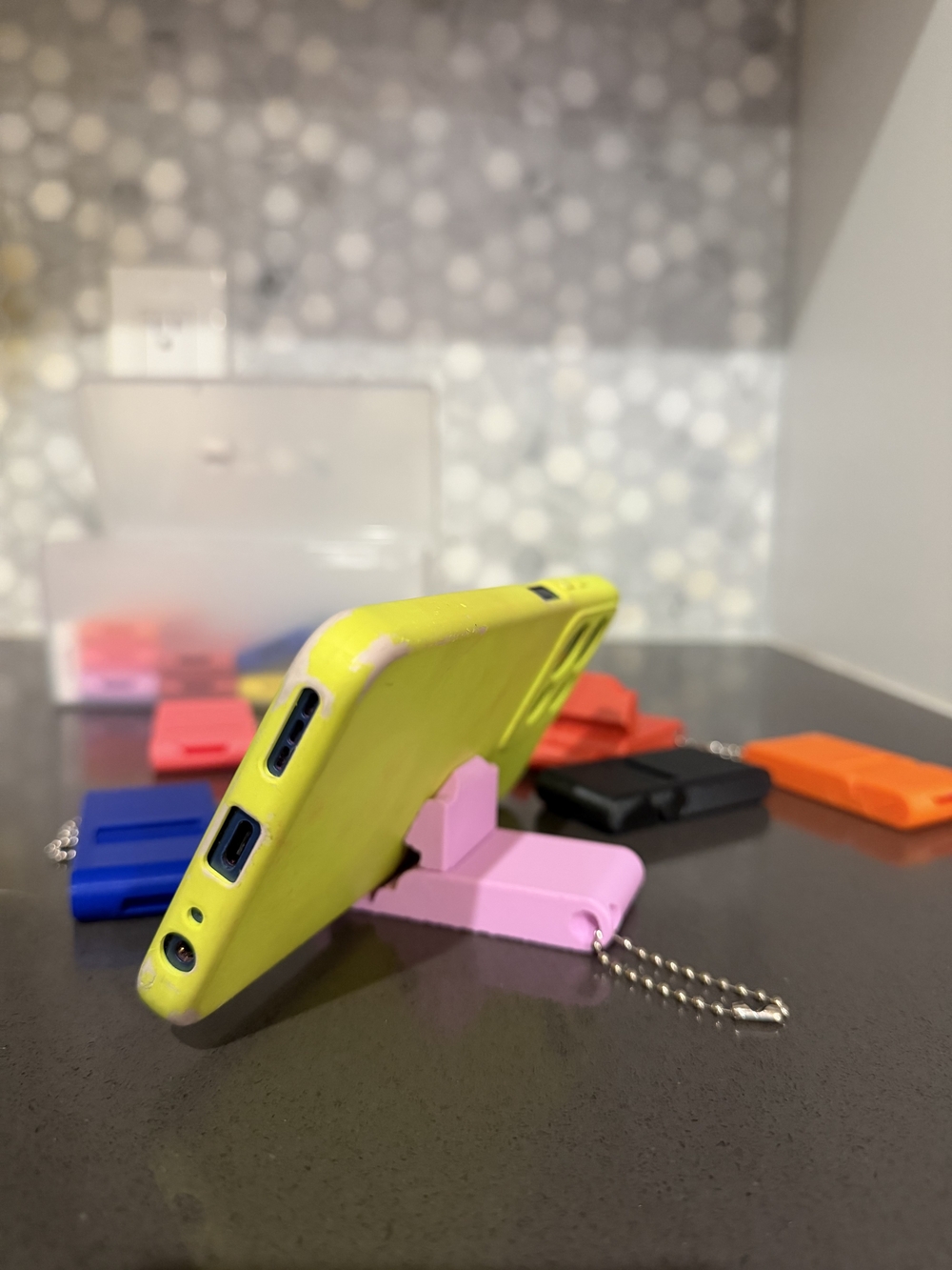 Keychain Phone Stand - Picture 3 of 5
